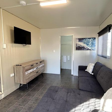 Отель Mandurah Coastal Holiday Park Экстерьер фото