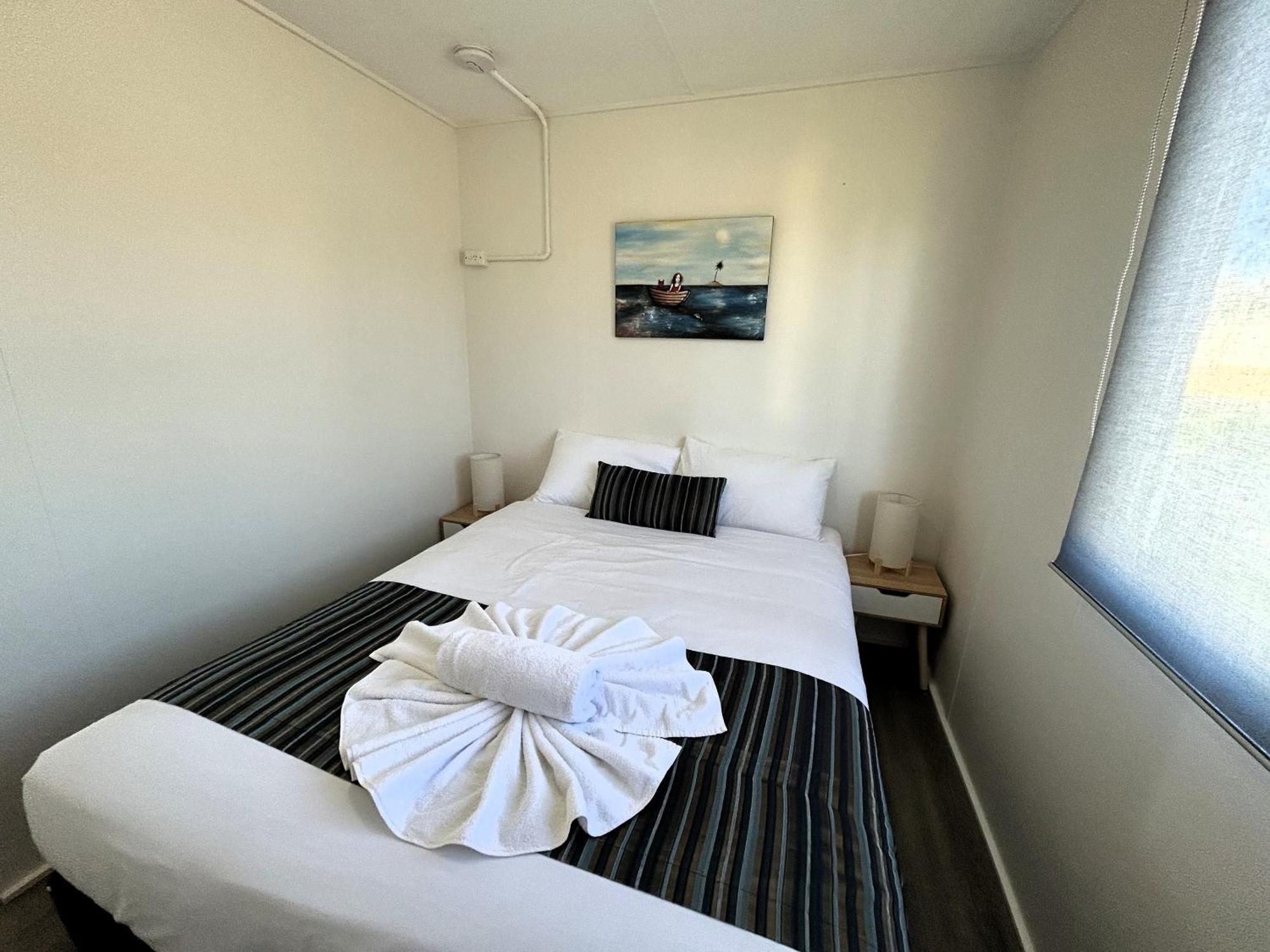 Отель Mandurah Coastal Holiday Park Экстерьер фото