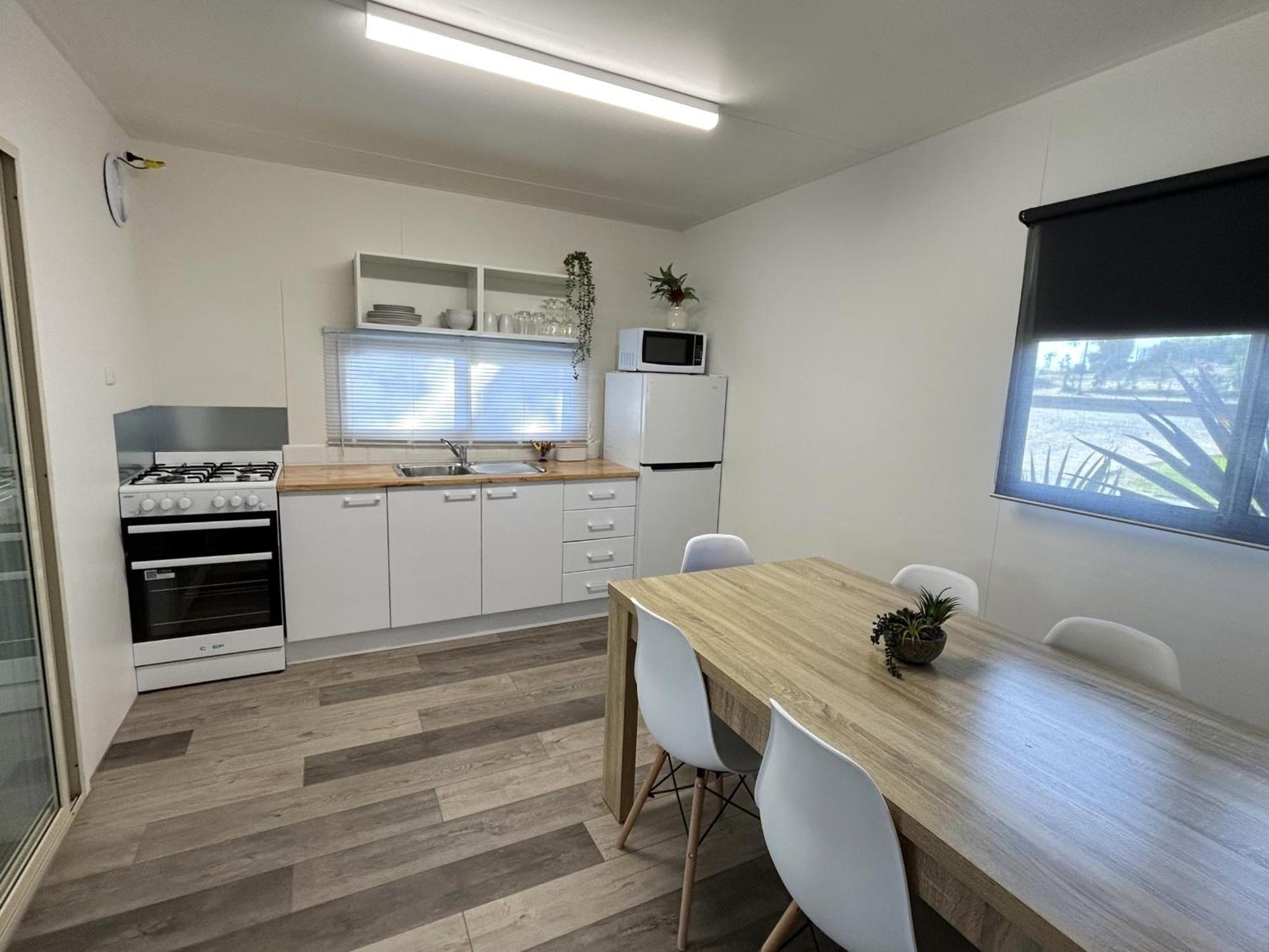 Mandurah Coastal Holiday Park Экстерьер фото